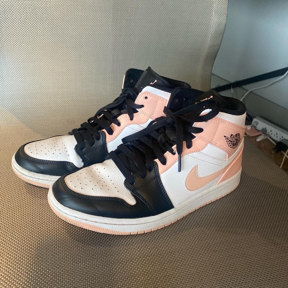 JORDAN 1’s